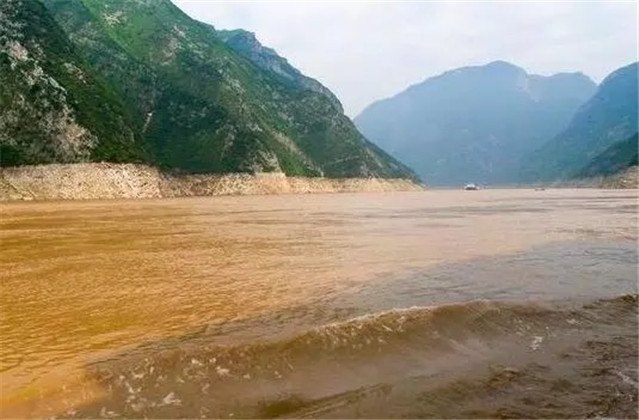 赞美黄河的句子10字（漫步黄河边的唯美句子）